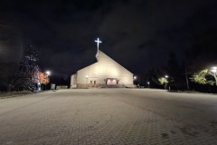 2026.10.11-Nowa-iluminacja-kosciola-30